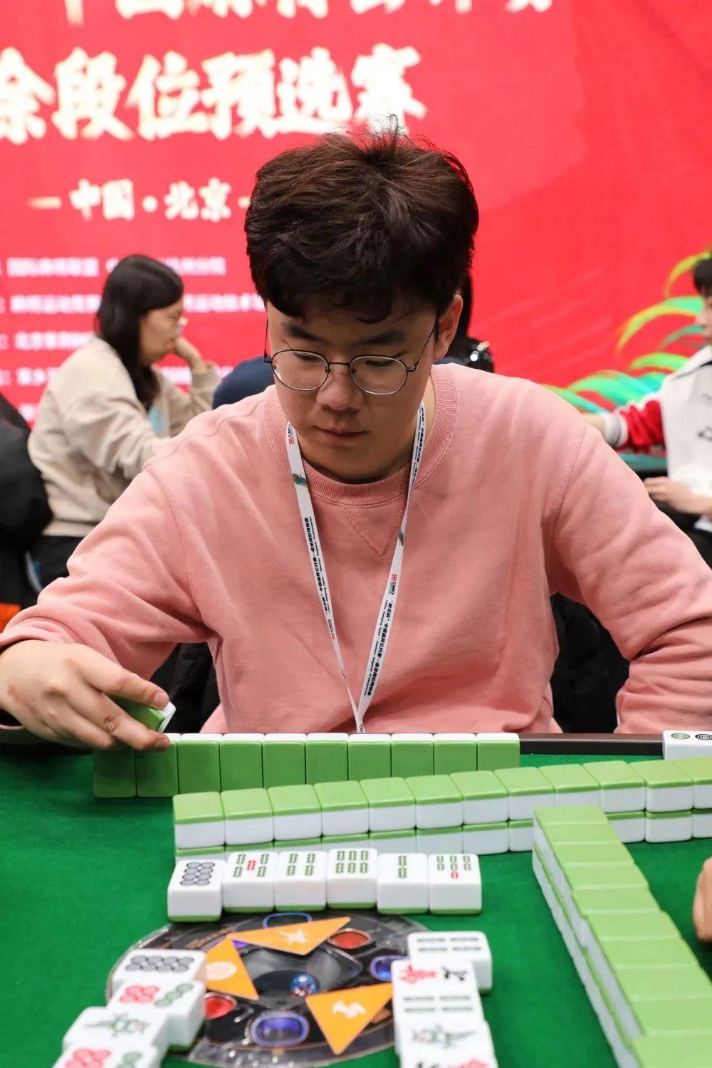 火爆全网!微乐武汉麻将开挂工具下载”其实确实有挂 