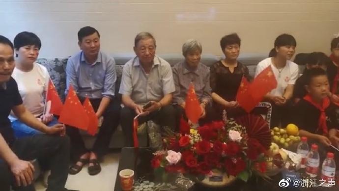 必看盘点揭秘!亲朋爽翻十点半有挂吗!其实确实有挂的